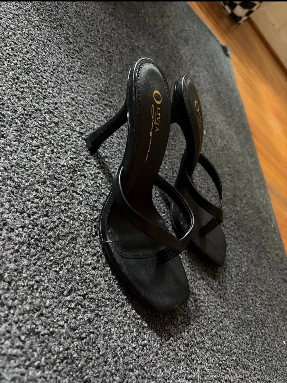 Black sandals, size 6